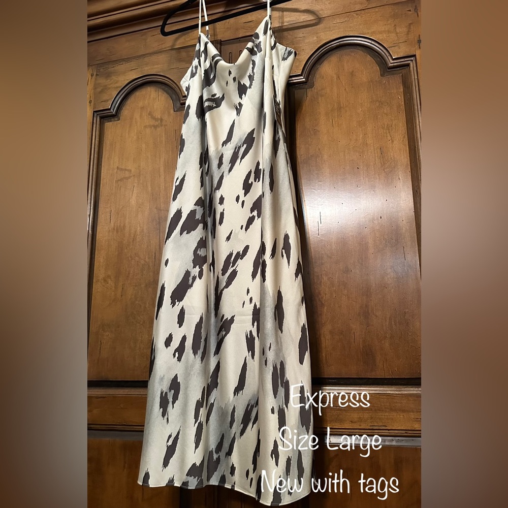 NWT EXPRESS SATIN MAXI IN Muted Gray LEOPARD
